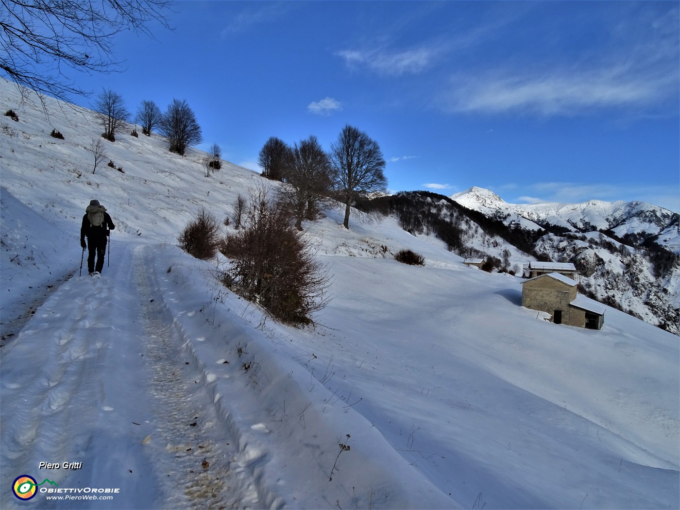 29 Alle baite verso la Sella.JPG